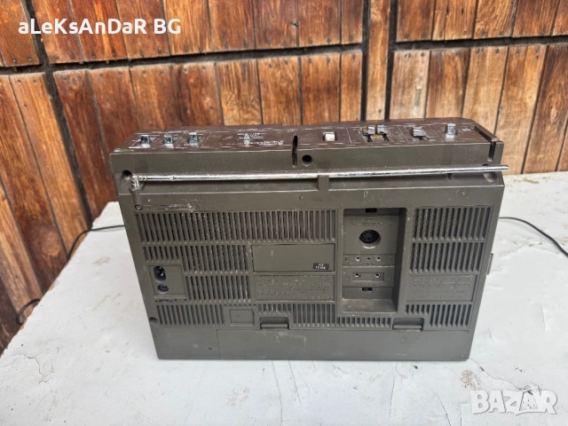 Радио касетофон hitachi trk-2200e, снимка 3 - Радиокасетофони, транзистори - 54917942