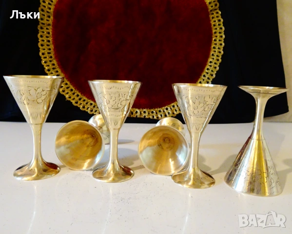 Бронзови чаши на столче,гравирани,позлата. , снимка 3 - Антикварни и старинни предмети - 55189037