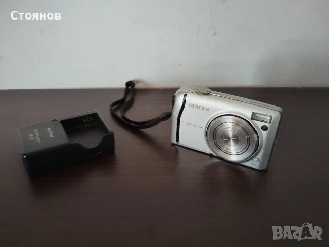 FUJIFILM FinePix F40fd 8.3MP 3x Optical Zoom, снимка 2 - Фотоапарати - 55379604