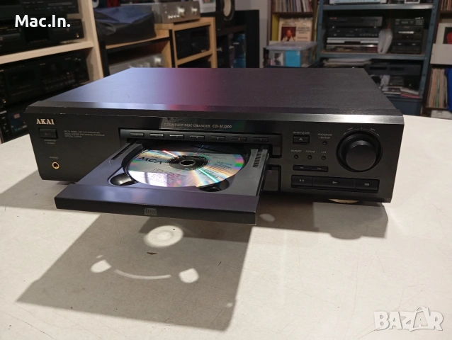 AKAI CD-M1200