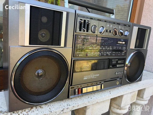Радиокасетофон HITACHI TRK-9100E, снимка 3 - Радиокасетофони, транзистори - 55078755
