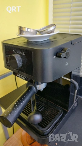 Кафемашина DELONGHI  работеща,кафе,капучино,лесна за използване,с всички атрибути, снимка 2 - Кафемашини - 54721288