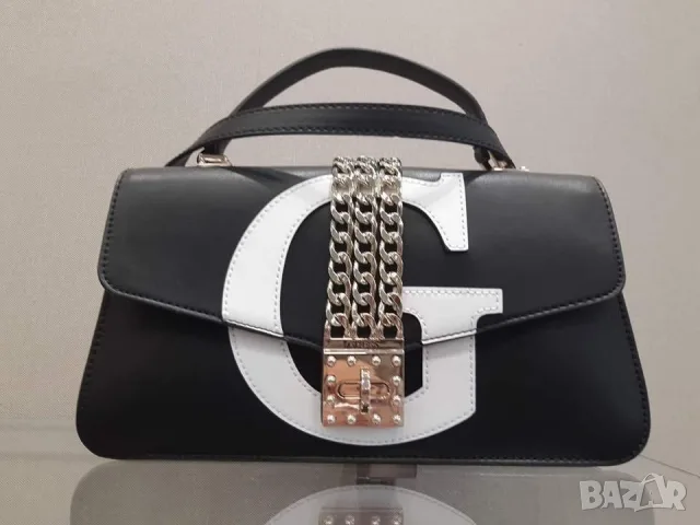 дамска чанта Guess