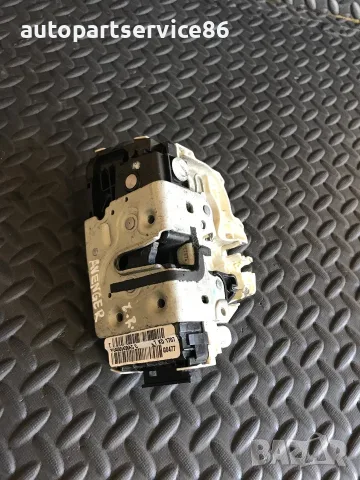 Брава за задна дясна врата за Dodge Avenger (2006-2011) P04589438AC