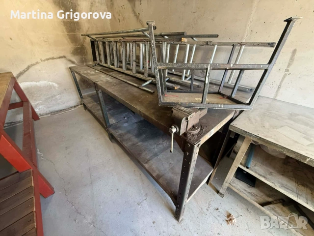 Метална работна маса