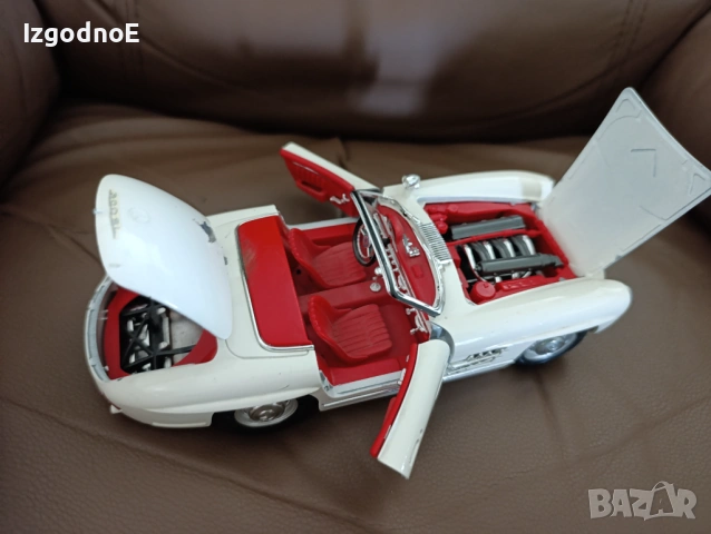 Mercedes-Benz 300 SL Roadster BURAGO- PREMIUM EDITION , снимка 7 - Колекции - 54363069