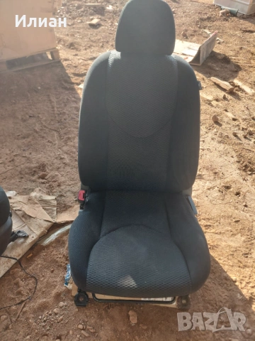 Предни седалки от Тойота Рав4, снимка 2 - Части - 54018582