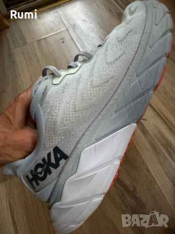 Оригинални маратонки Hoka One One Arahi 6  ! 39 н, снимка 9 - Маратонки - 54724574