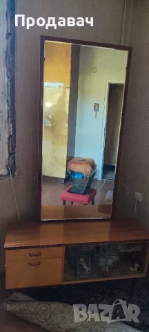 Тоалетка за гримиране 