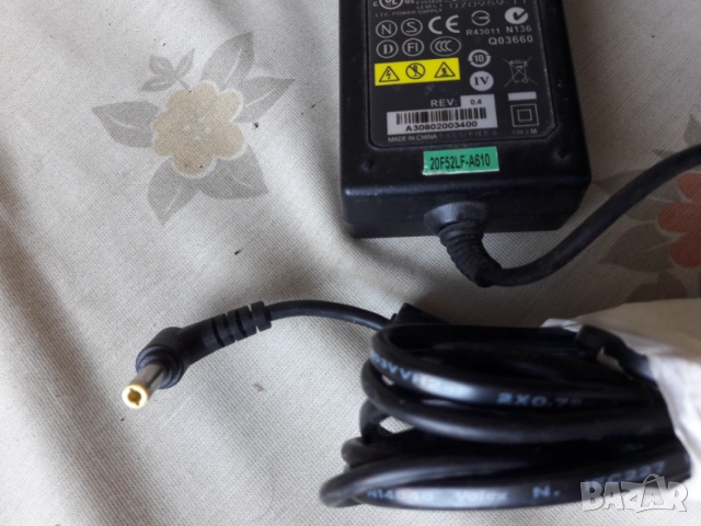 Зарядно за лаптоп Fujitsu Siemens  LSE0202D2090 , снимка 2 - Кабели и адаптери - 55073082
