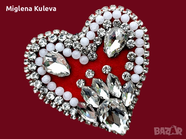 Ръчно изработена брошка Сърце