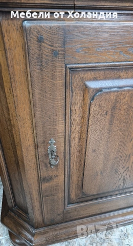 Висок дъбов шкаф с витрина, снимка 4 - Шкафове - 54133661