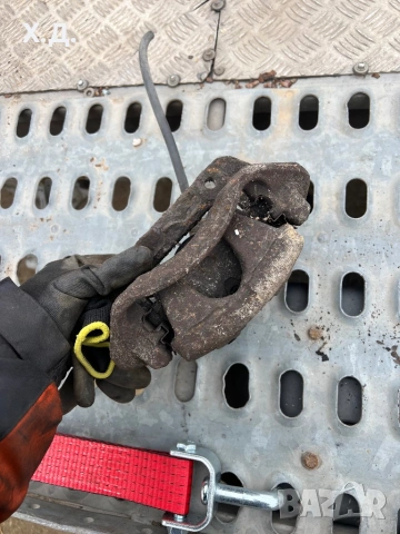 Преден ляв спирачен апарат Мерцедес w203 Ц-класа 270CDI 170кс , снимка 2 - Части - 54060027