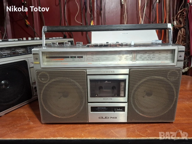 Продава се касетофон Simens club743