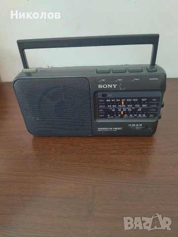 Продавам радио Sony ICF-990L