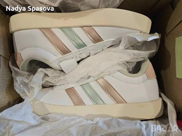 Детски маратонки Адидас, снимка 2 - Детски маратонки - 53967257