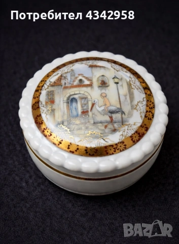 Винтажна порцеланова кутийка с щъркел – ръчно рисована.1950-1970 г.