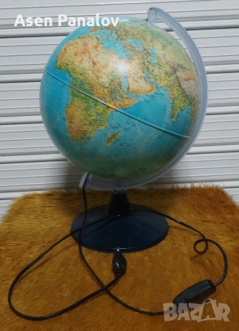 Глобус на англиски език 