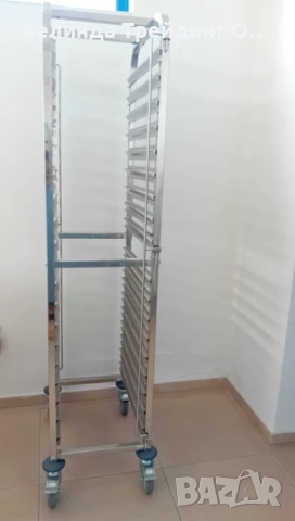 Колички за гастро контейнери и подноси