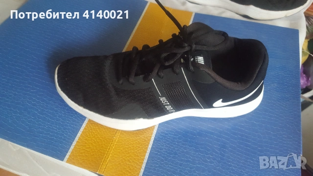 Дамски маратонки Nike, снимка 2 - Маратонки - 54777864