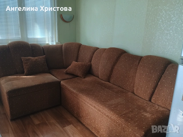 Продавам спешно употребяван кухненски диван