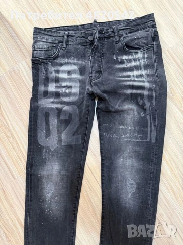 Дънки на марката Dsquared