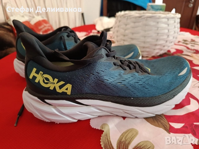 маратонки HOKA