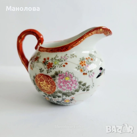 Японска порцеланова каничка за мляко 梅村 (Umemura) в стил Kutani.