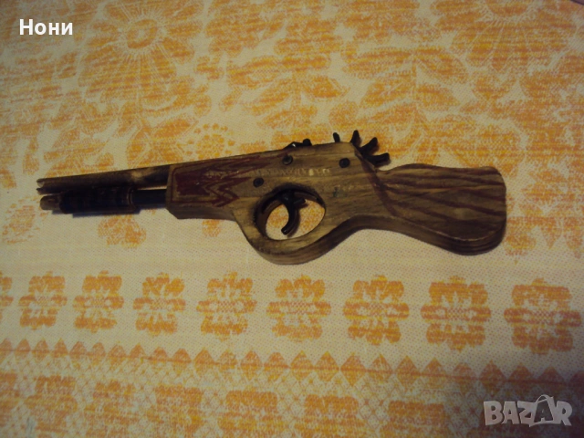 Дървен детски пистолет 