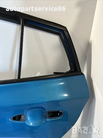 Задна лява врата синя за Toyota Prius 1.8 хибрид (2018), снимка 2 - Части - 55627890