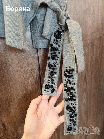 Vero Moda нова с етикет жилетка от фина вълна с черни камъни, снимка 8 - Жилетки - 54079759