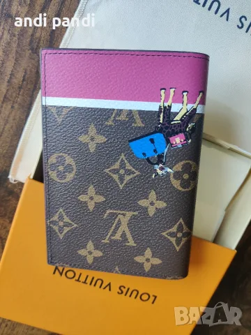 дамски портмонета/калъфи за паспорт Louis Vuitton , снимка 9 - Портфейли, портмонета - 55498593