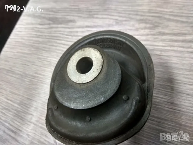 3A0501541*NEU*VAG***Тампон, заден мост* VW PASSAT 88 - 