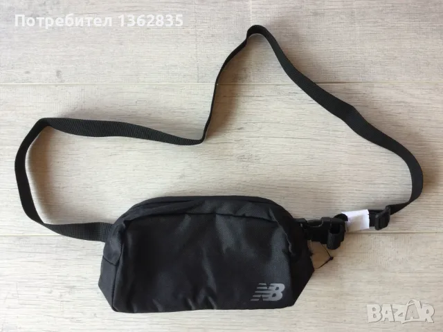 НОВА оригинална мъжка / унисекс черна чанта / crossbody bag / чантичка за кръста "банан" NEW BALANCE