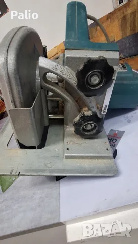 Ръчен Циркуляр Black and Decker, снимка 3 - Циркуляри - 55505780