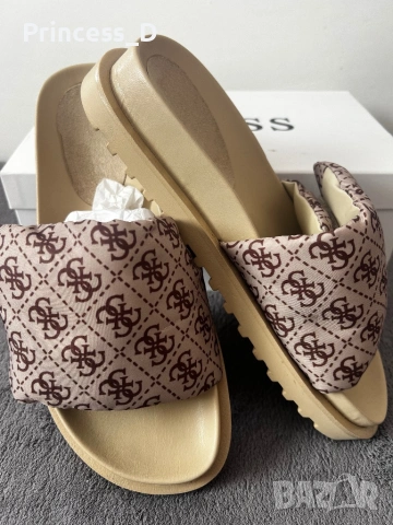 Чехли Guess, снимка 3 - Чехли - 54654189