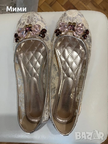 Уникални и стилни обувки Laura Biagoti