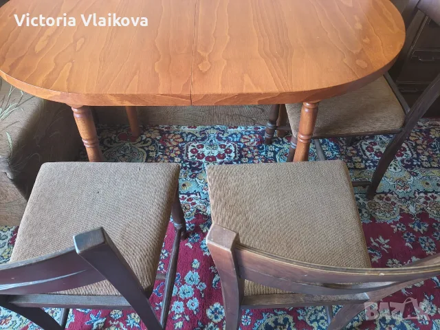 Маса със столове 