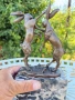 Масивна бронзова скулптура „Боксиращи се зайци“ – френска арт пластика (L'Art Bronze), снимка 2