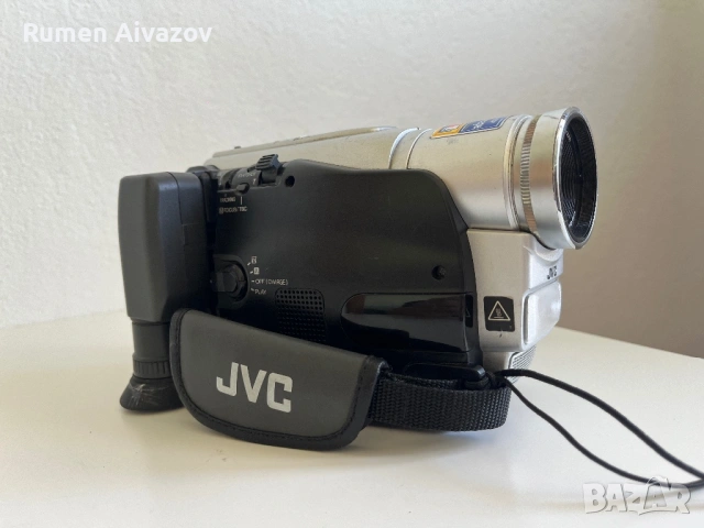 Работеща видеокамера JVC GR-SXM49E Super VHS-C (със зарядно), снимка 2 - Камери - 54853008