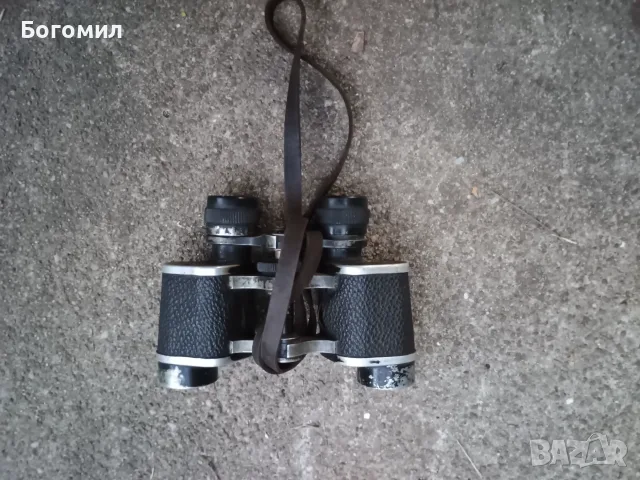 Продава се стар бинокъл.