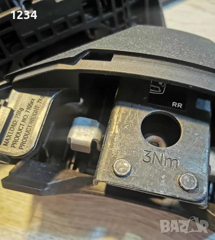 Захвати за напречни греди Thule Evo Clamp 7105 с ключалки, снимка 5 - Аксесоари и консумативи - 55696791