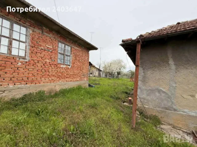 Продавам имот със сграда,гараж и парцел в с.Червена вода област Русе, снимка 4 - Къщи - 53133077