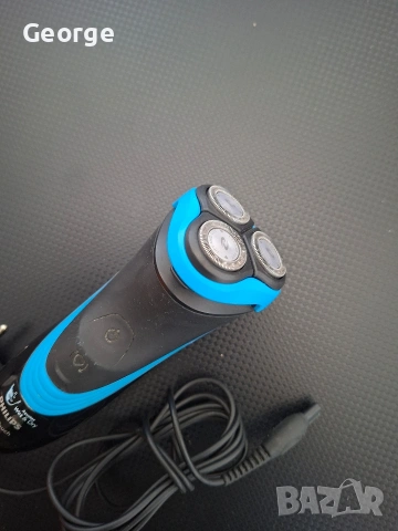 Самобръсначка Philips AquaTouch AT750/16, предназначена за сухо и мокро бръснене., снимка 3 - Електрически самобръсначки - 55076091