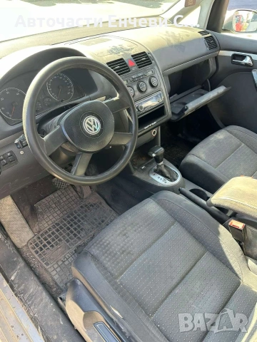 VW Touran 2005г. 2.0D , снимка 4 - Автомобили и джипове - 54350193