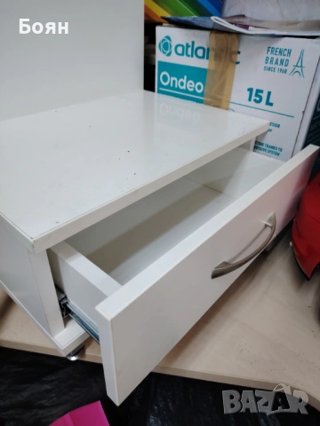 Две бели Нощни шкафчета , снимка 3 - Шкафове - 54091741