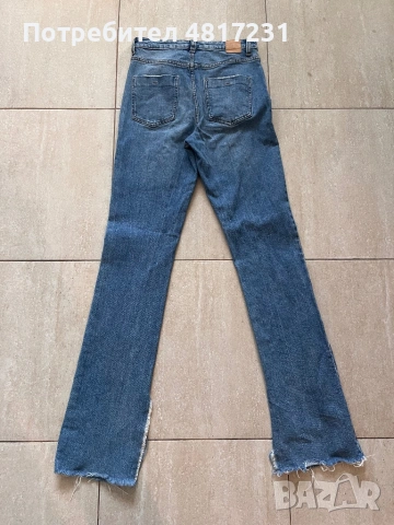 Женски дънки Zara -EUR 34 , снимка 2 - Дънки - 54567357
