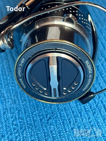 Shimano Stella C3000SDH, снимка 6 - Макари - 55147493