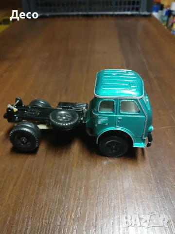 МАЗ метален руски камион 1/43, снимка 4 - Колекции - 55670471