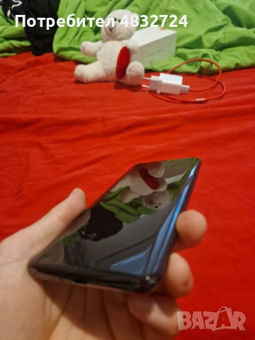 Перфектен One Plus 7 Pro и зарядно, снимка 4 - Други - 54609618